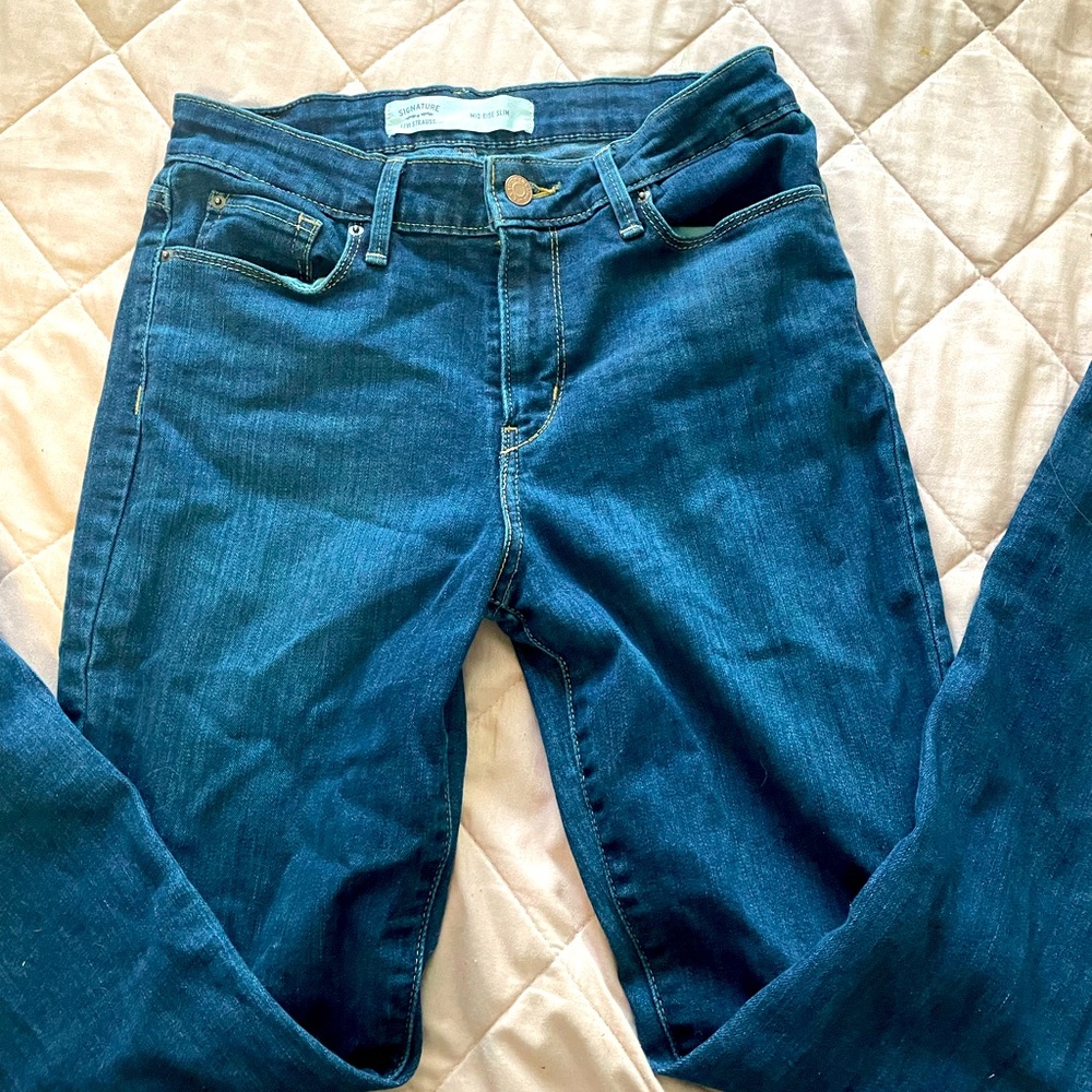 Never worn signature Levi’s Strauss